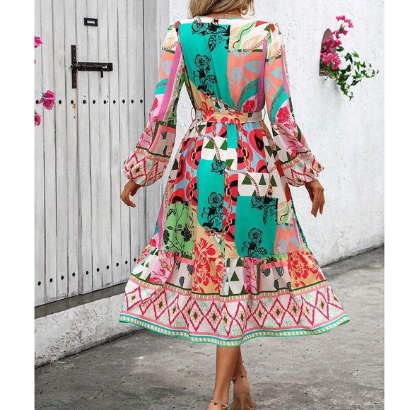 Luxe Print Long sleeve Belted Midi Dress - Picture 6 of 10